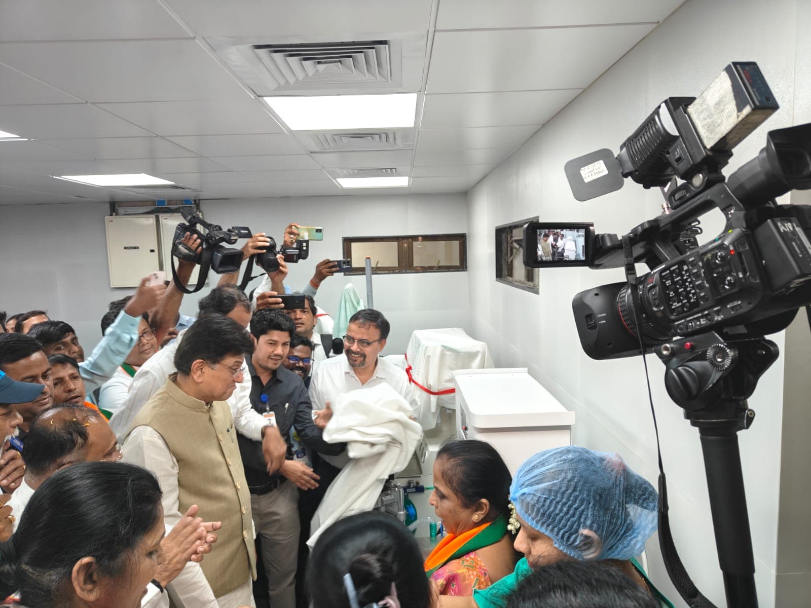 Moment of Equipment Dedication to Public Healthcare